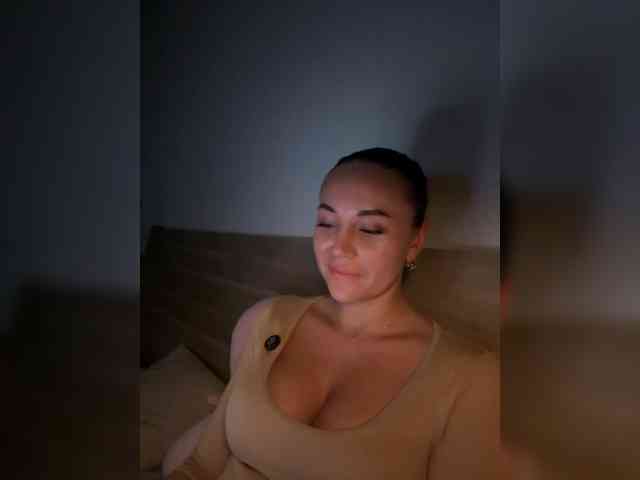 QWEENII webcam