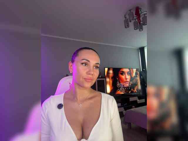 QWEENII webcam