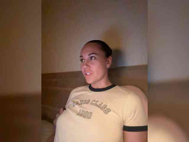 QWEENII webcam