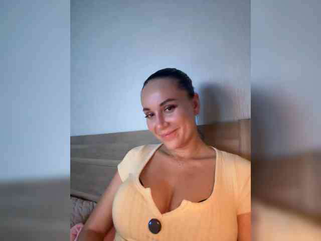 QWEENII webcam