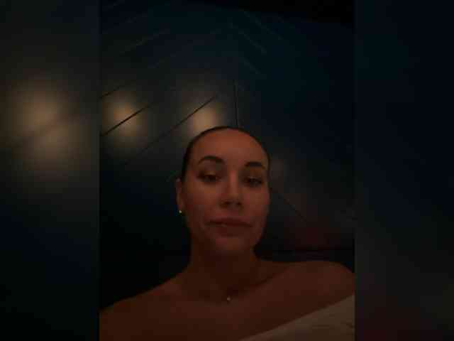 QWEENII webcam
