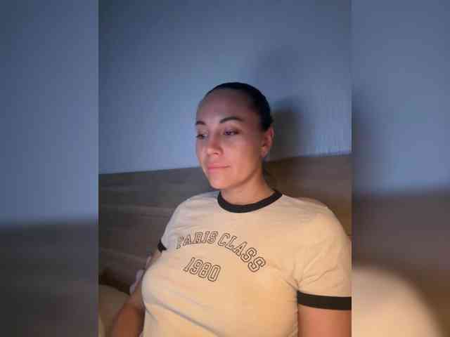 QWEENII webcam