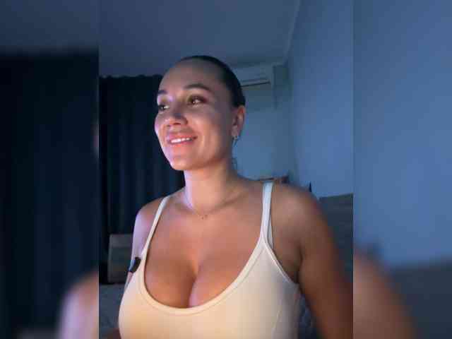 QWEENII webcam