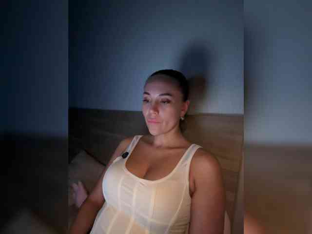 QWEENII webcam