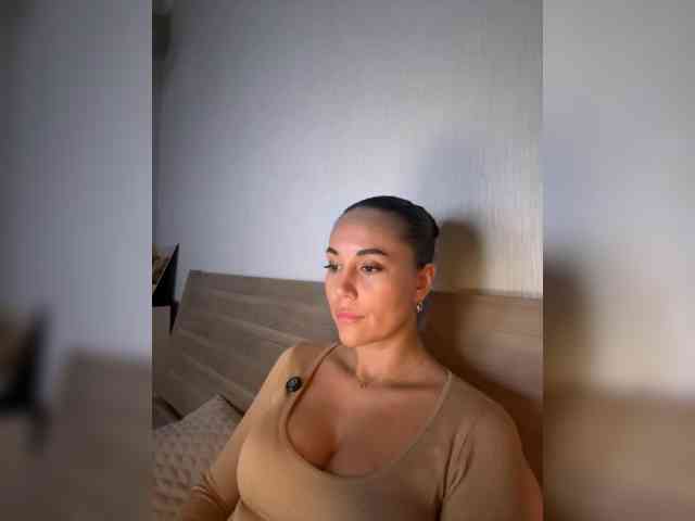 QWEENII webcam