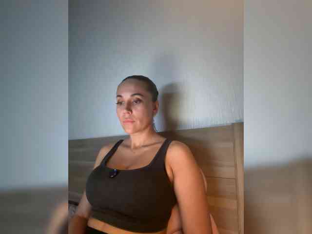 QWEENII webcam