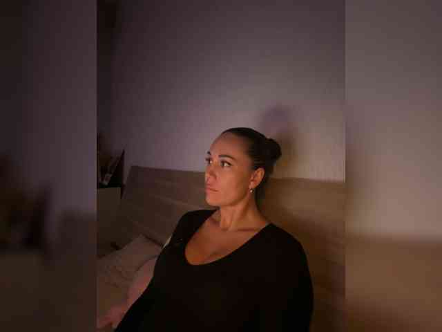 QWEENII webcam