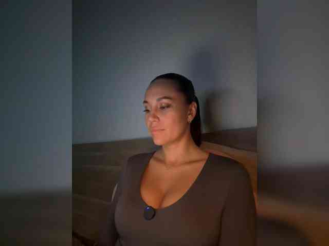 QWEENII webcam