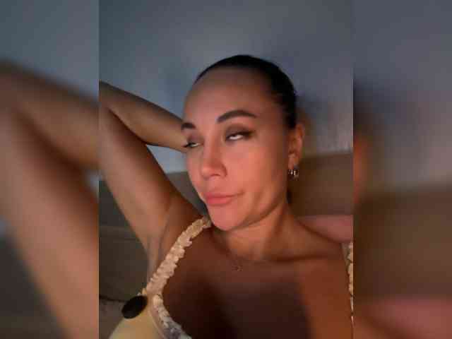 QWEENII webcam