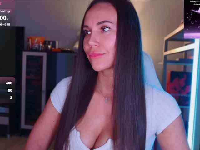QWEENII webcam