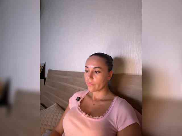 QWEENII webcam