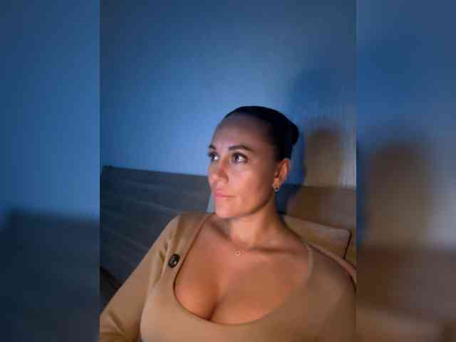 QWEENII webcam