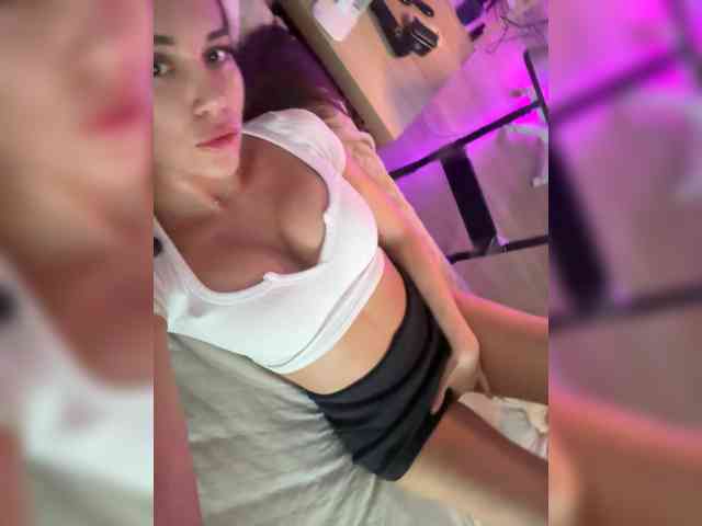 QWEENII webcam