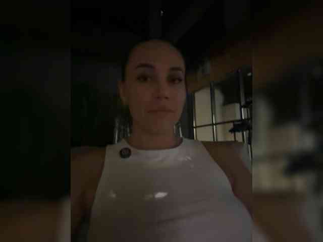 QWEENII webcam