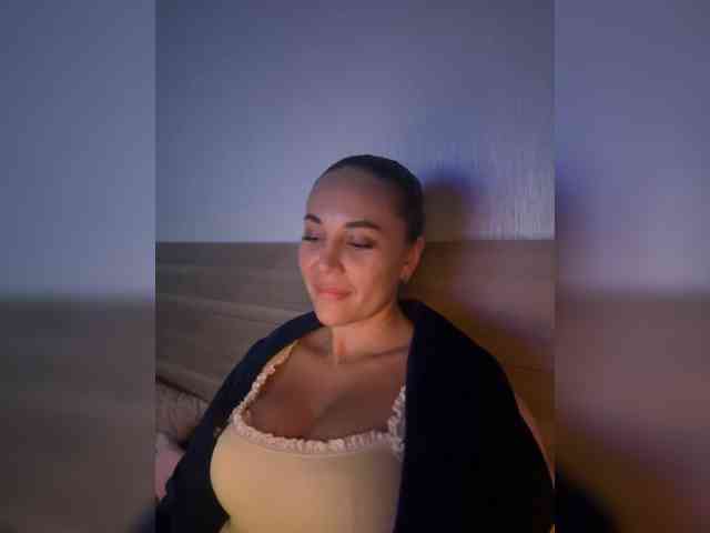 QWEENII webcam