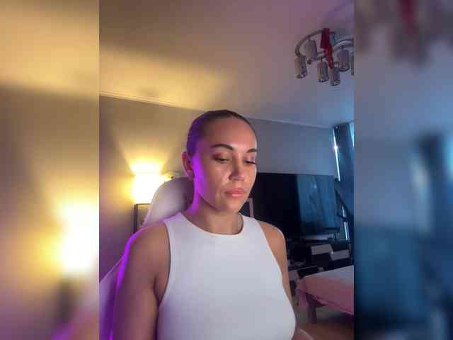 QWEENII webcam