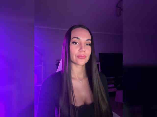 QWEENII webcam