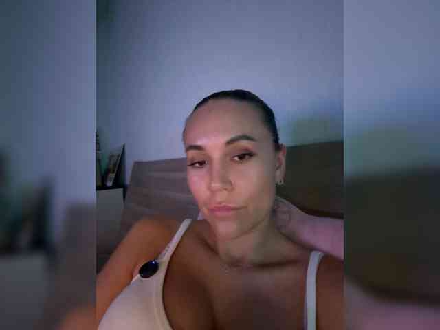 QWEENII webcam