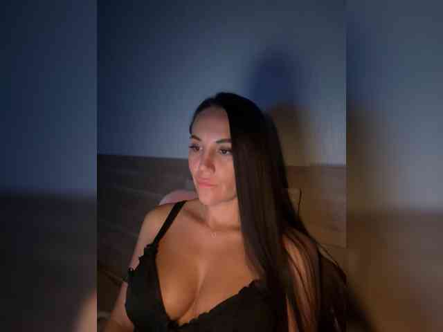 QWEENII webcam