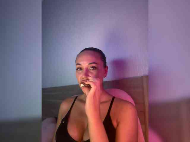 QWEENII webcam