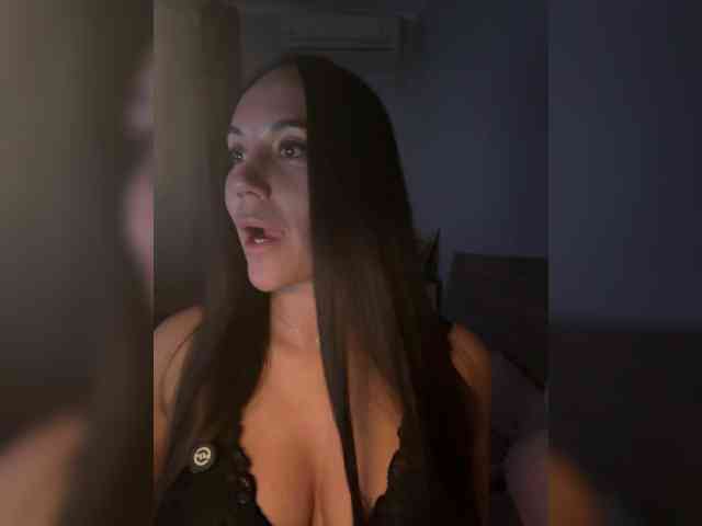 QWEENII webcam