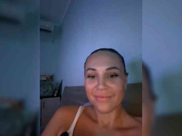 QWEENII webcam