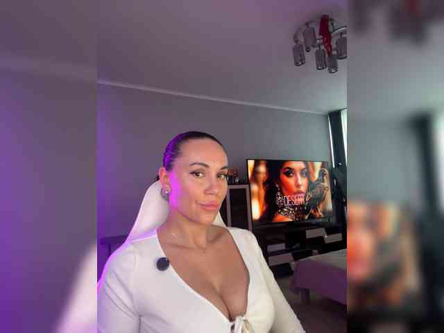 QWEENII webcam