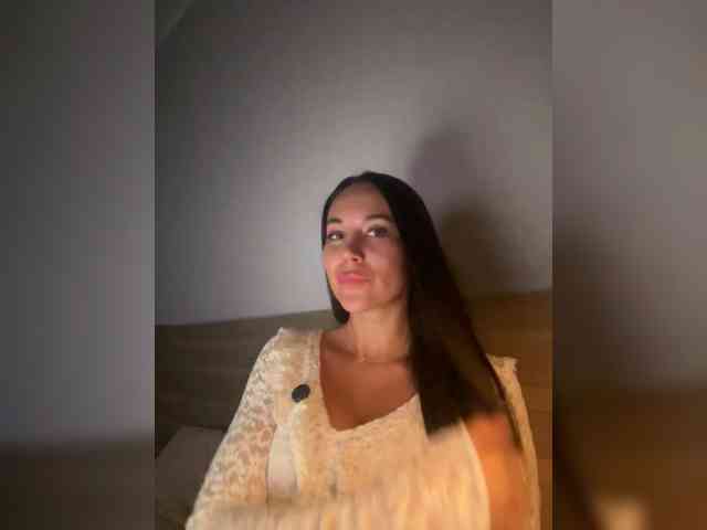 QWEENII webcam