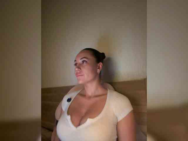 QWEENII webcam