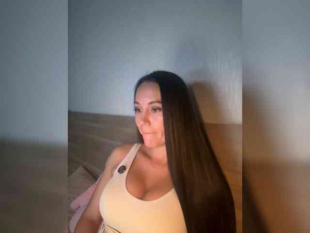 QWEENII webcam
