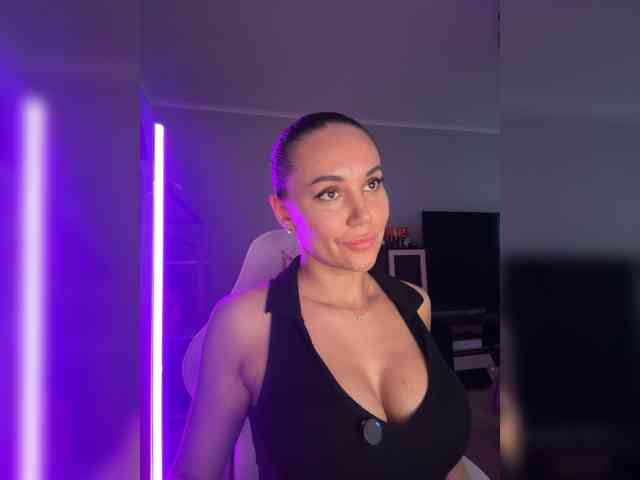 QWEENII webcam