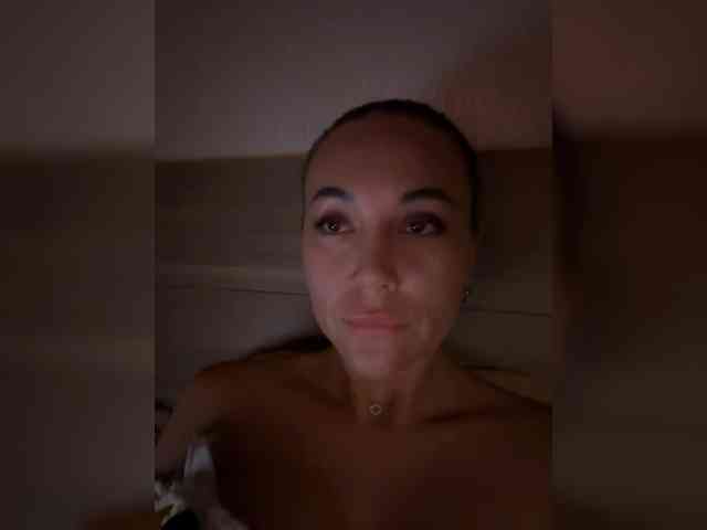 QWEENII webcam