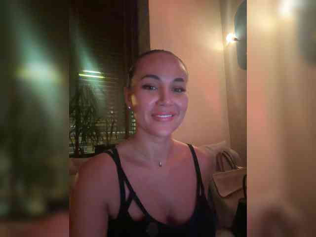 QWEENII webcam