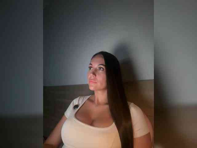 QWEENII webcam