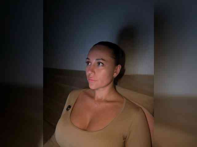 QWEENII webcam