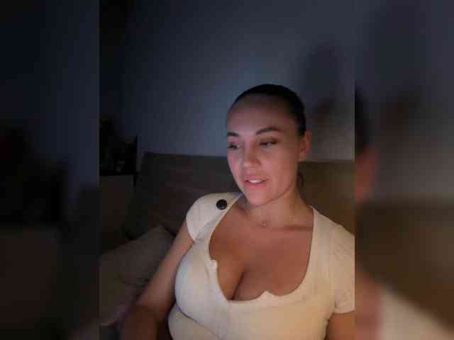 QWEENII webcam