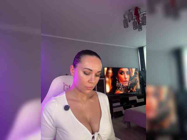 QWEENII webcam