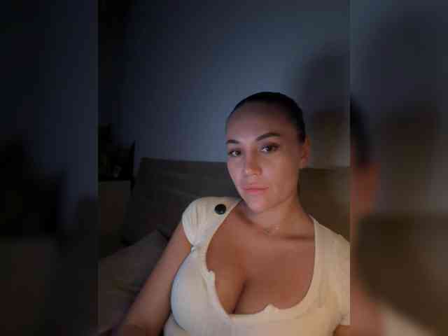 QWEENII webcam