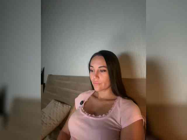 QWEENII webcam
