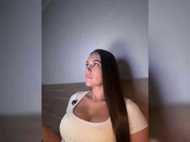 QWEENII webcam