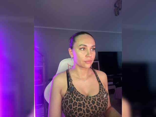 QWEENII webcam