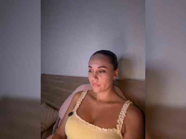 QWEENII webcam