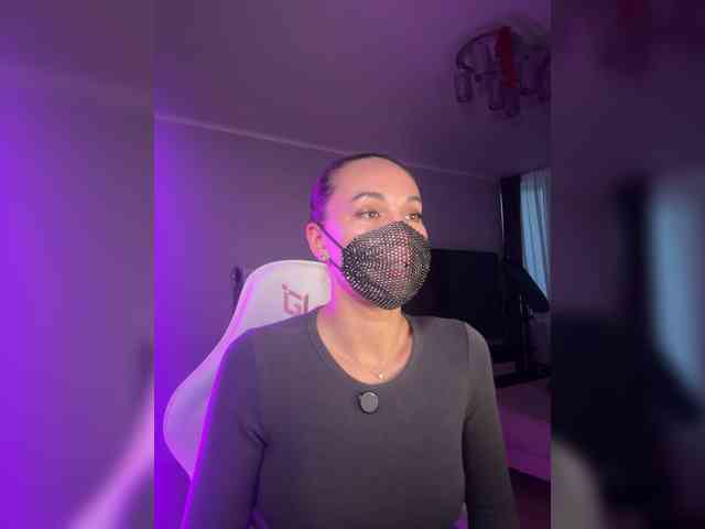 QWEENII webcam
