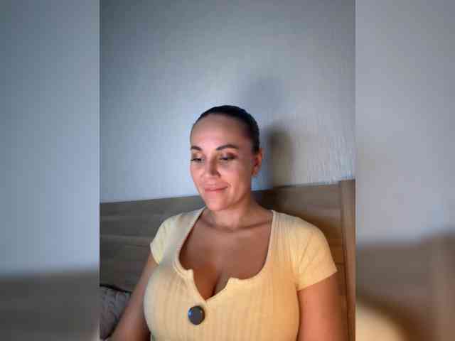 QWEENII webcam
