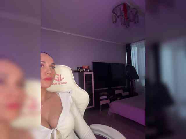 QWEENII webcam