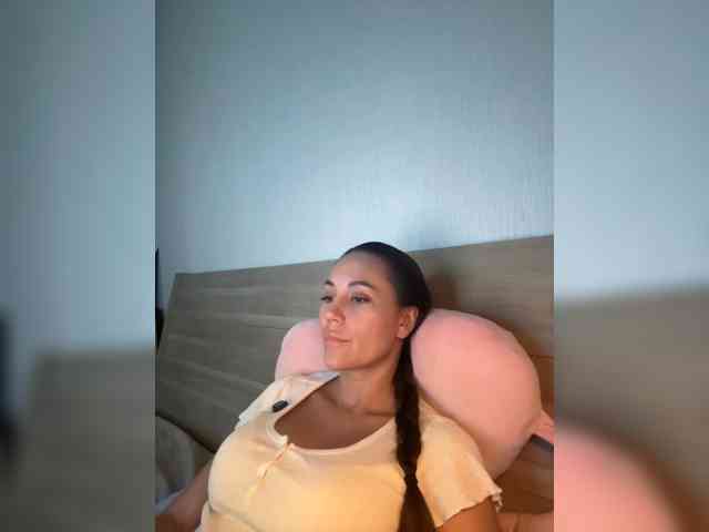 QWEENII webcam