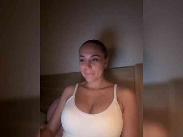 QWEENII Sex Cam Show