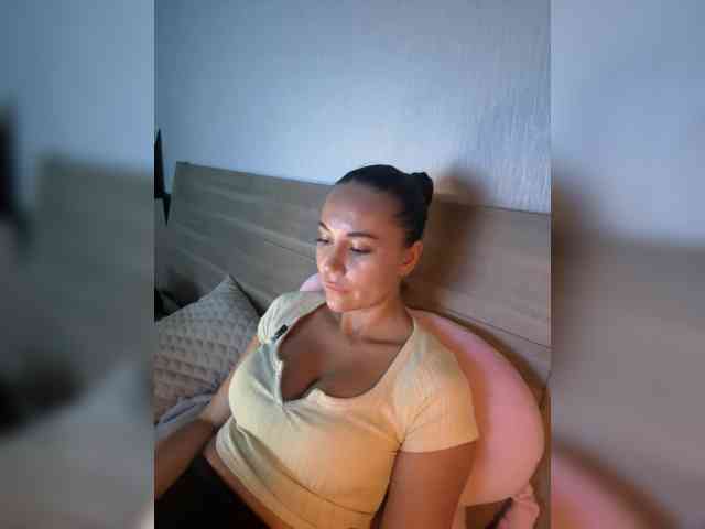 QWEENII webcam
