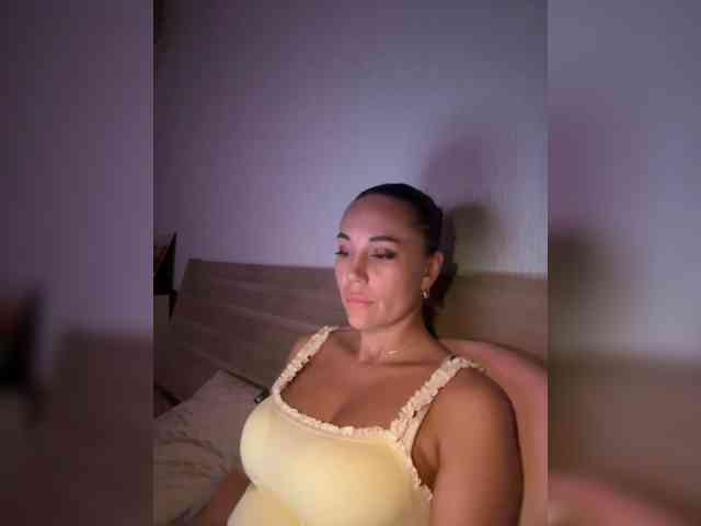 QWEENII webcam
