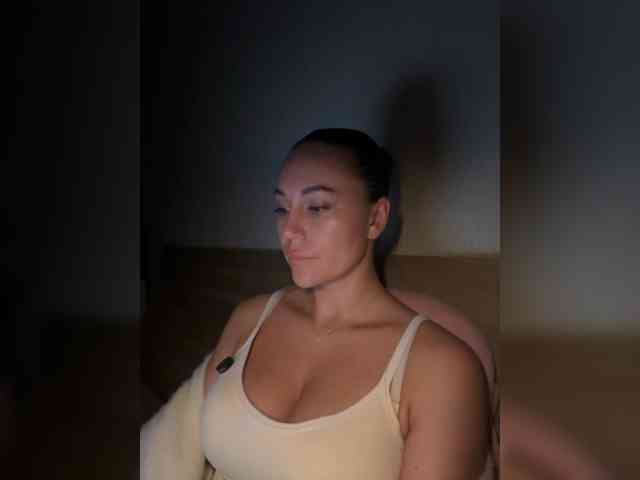 QWEENII webcam